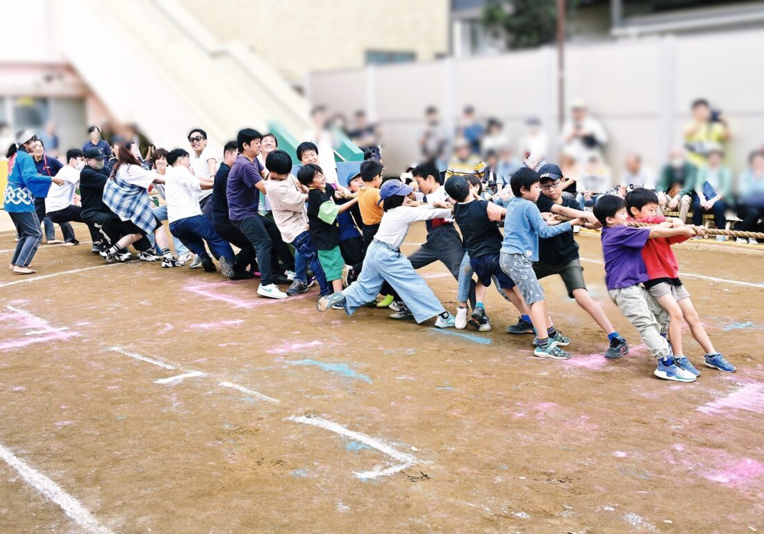 2025年運動会 保護者と卒園児の皆様